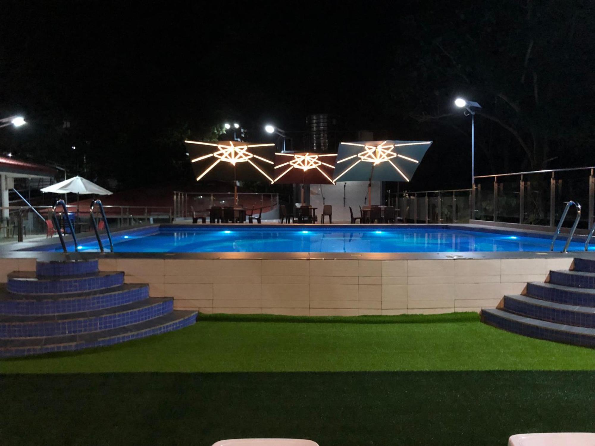 Sky Garden Hotel Coron Exterior foto